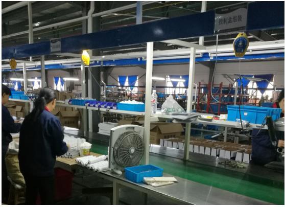 好易點工廠備戰年度旺季,電動智能晾衣架暢銷國內外